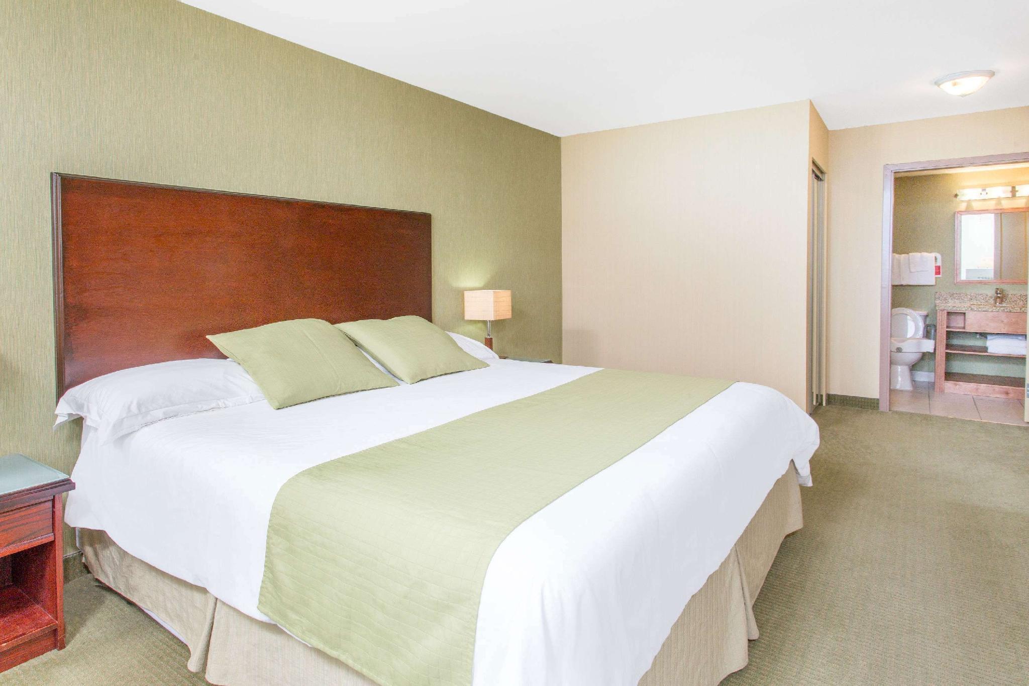 Ramada By Wyndham Williams Lake Esterno foto