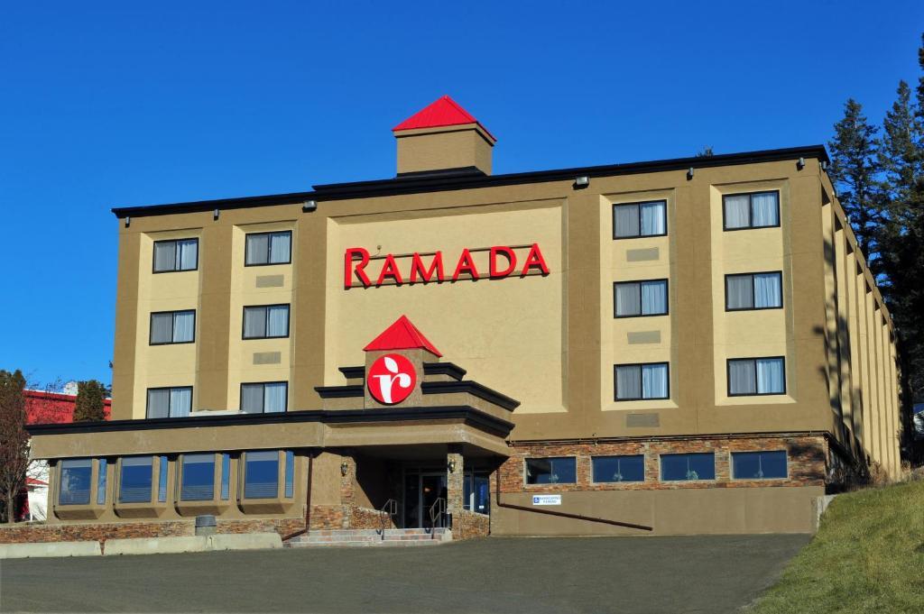 Ramada By Wyndham Williams Lake Esterno foto
